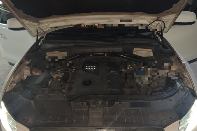 Used Audi Q5 2011 2.0TFSI Comfort Version Engine Bay