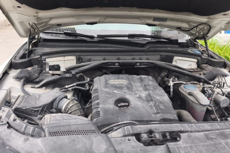 Used Audi Q5 2011 2.0TFSI Technology Model Engine Bay