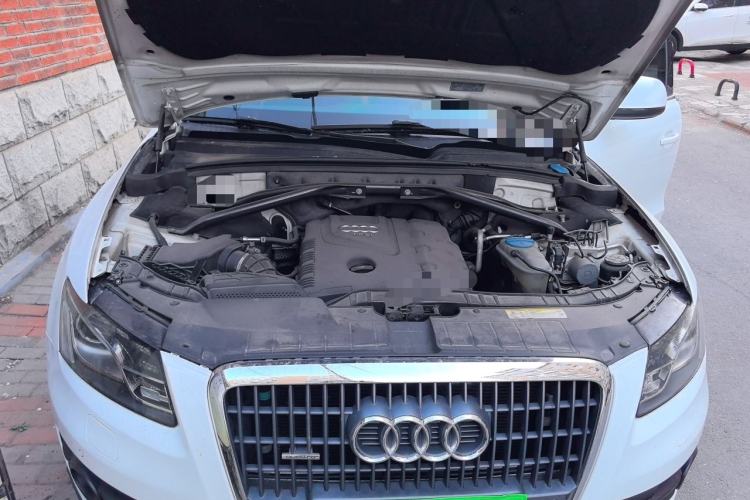Used Audi Q5 2011 2.0TFSI Technology Model Engine Bay