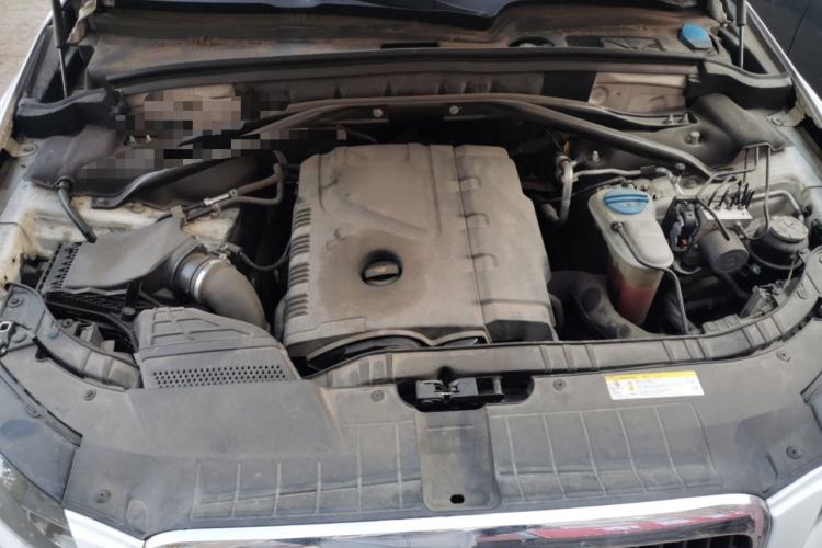 Used Audi Q5 2011 2.0TFSI Comfort Version Engine Bay