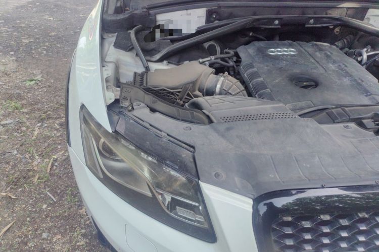 Used Audi Q5 2011 2.0TFSI Technology Model Engine Bay Right