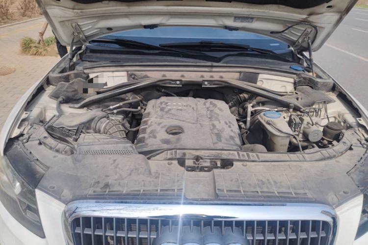 Used Audi Q5 2011 2.0TFSI Technology Model Engine Bay