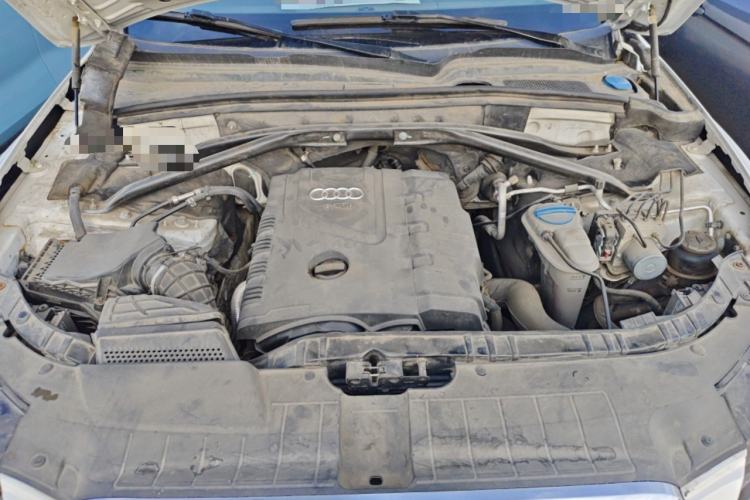 Used Audi Q5 2011 2.0TFSI Technology Model Engine Bay