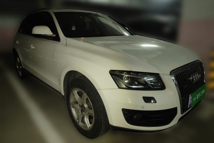 Used Audi Q5 2011 2.0TFSI Technology Model Front Right 45 Deg