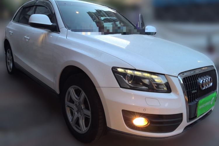 Used Audi Q5 2011 2.0TFSI Technology Model Front Right 45 Deg