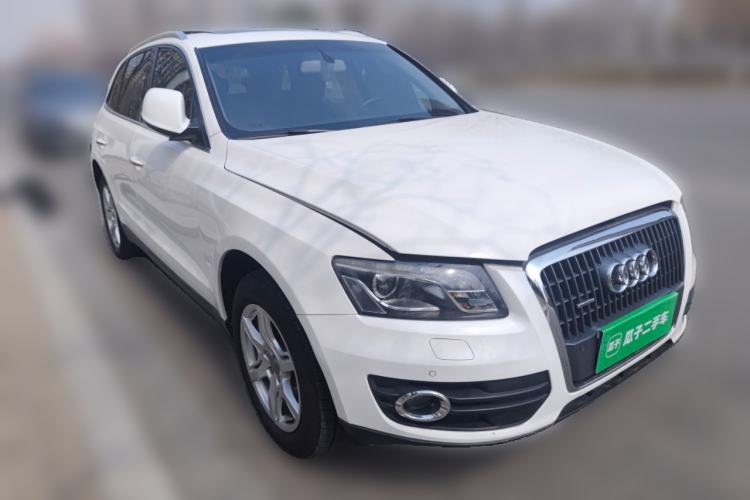 Used Audi Q5 2011 2.0TFSI Technology Model Front Right 45 Deg