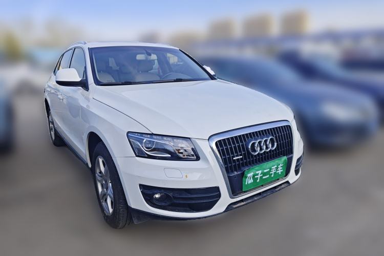 Used Audi Q5 2011 2.0TFSI Technology Model Front Right 45 Deg