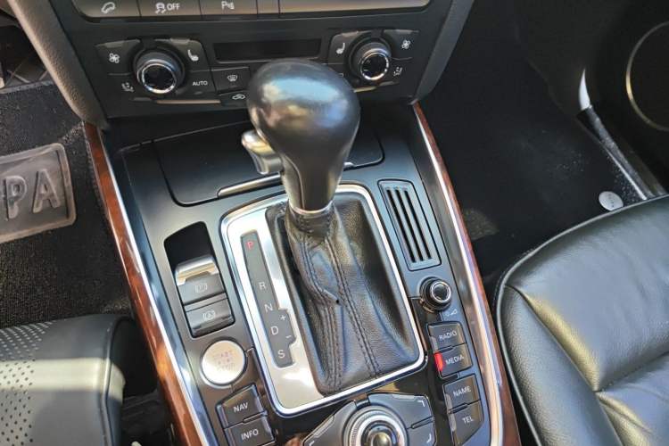 Used Audi Q5 2011 2.0TFSI Comfort Version Gear Lever