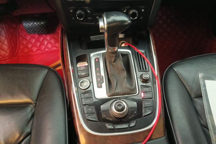Used Audi Q5 2011 2.0TFSI Comfort Version Gear Lever