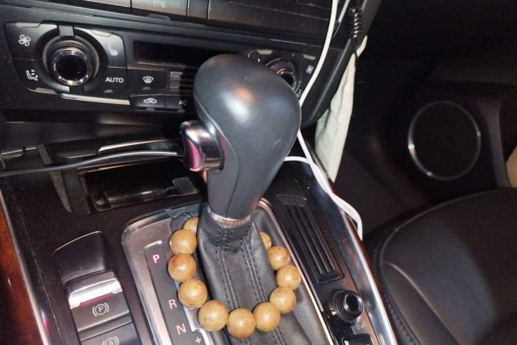 Used Audi Q5 2011 2.0TFSI Comfort Version Gear Lever