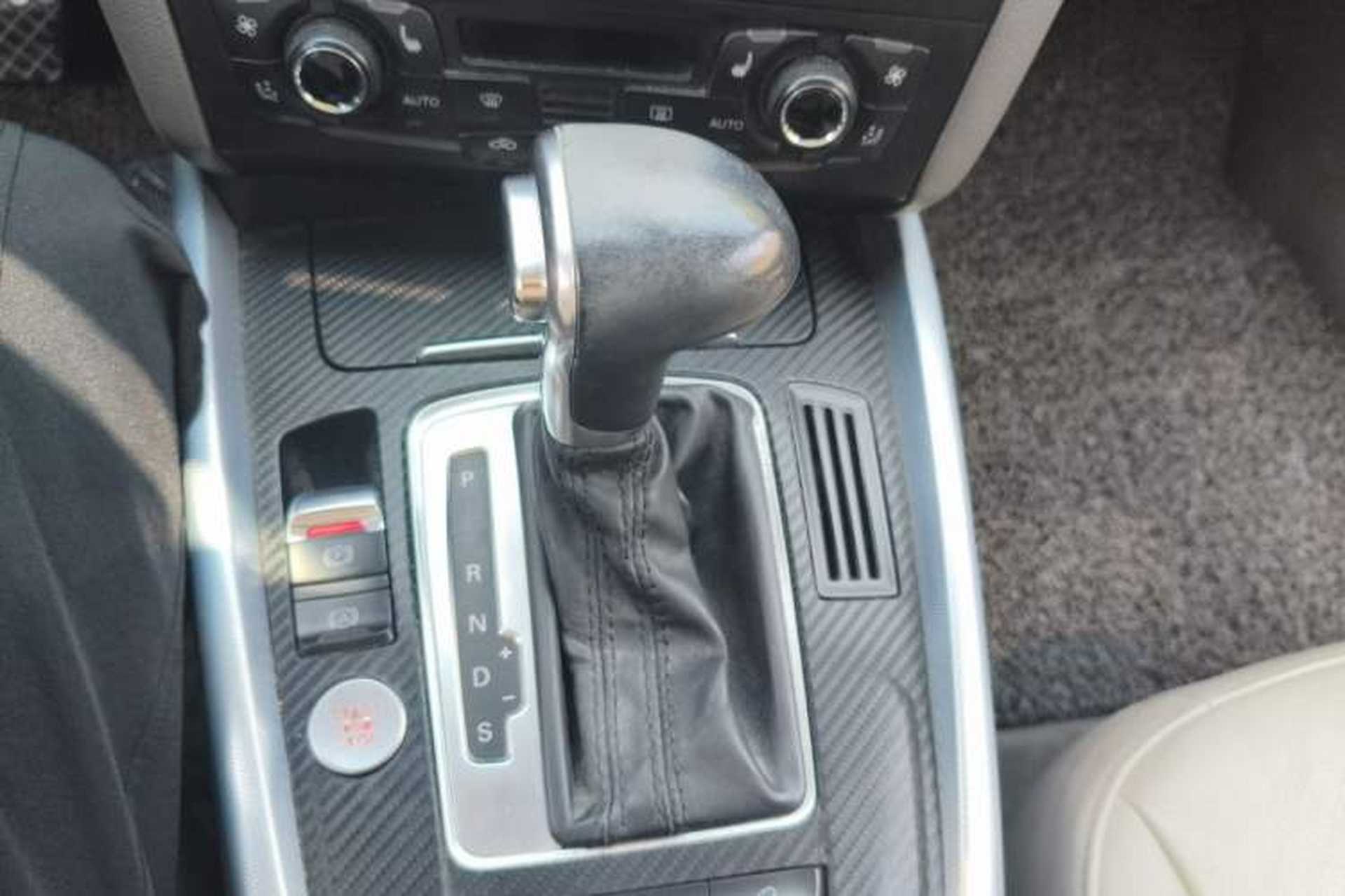 Used Audi Q5 2011 2.0TFSI Technology Model Gear Lever