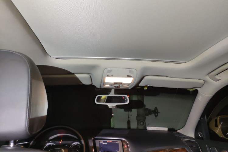 Used Audi Q5 2011 2.0TFSI Comfort Version Headliner