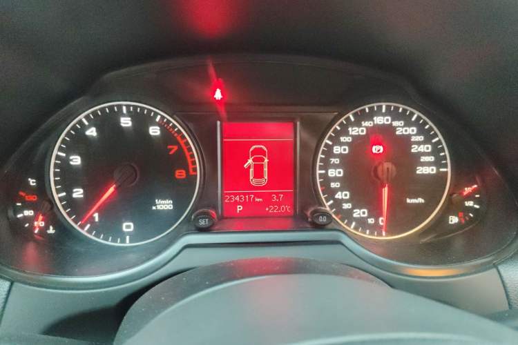 Used Audi Q5 2011 2.0TFSI Technology Model Instrument Cluster