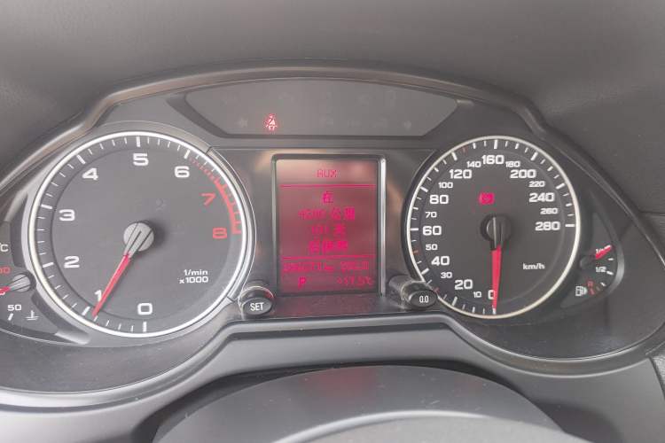 Used Audi Q5 2011 2.0TFSI Technology Model Instrument Cluster