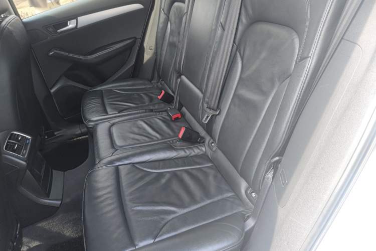 Used Audi Q5 2011 2.0TFSI Technology Model Left Rear Seat