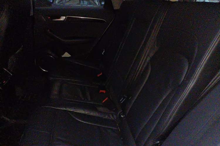 Used Audi Q5 2011 2.0TFSI Comfort Version Left Rear Seat