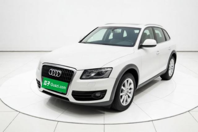 Ojetý Audi Q5 2011 2.0TFSI Comfort Version