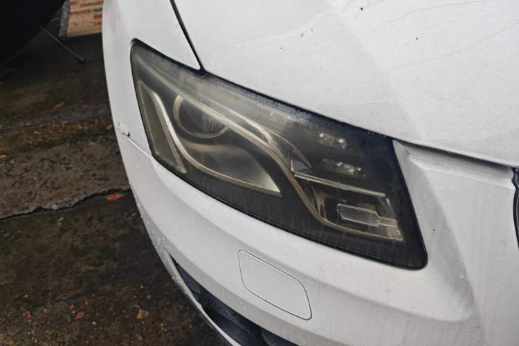 Used Audi Q5 2011 2.0TFSI Ambition Edition Right Front Headlight
