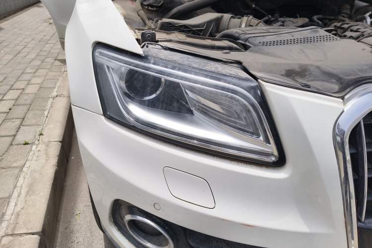 Used Audi Q5 2011 2.0TFSI Dynamic Edition Right Front Headlight