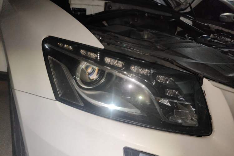 Used Audi Q5 2011 2.0TFSI Technology Model Right Front Headlight