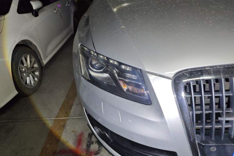 Used Audi Q5 2011 2.0TFSI Comfort Version Right Front Headlight