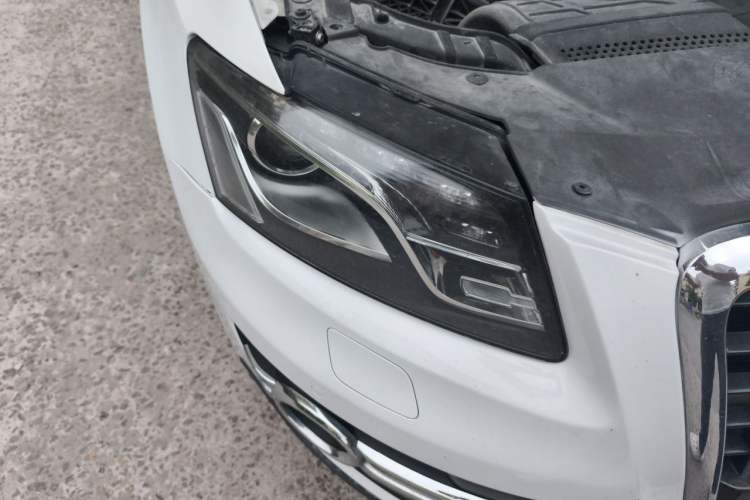 Used Audi Q5 2011 2.0TFSI Technology Model Right Front Headlight