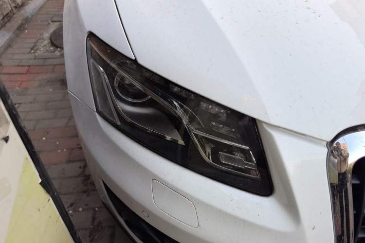 Used Audi Q5 2011 2.0TFSI Technology Model Right Front Headlight