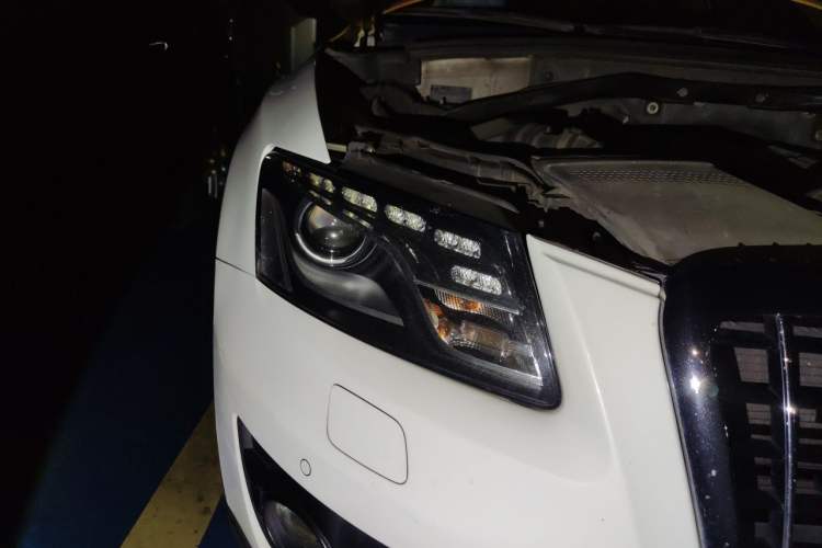 Used Audi Q5 2011 2.0TFSI Comfort Version Right Front Headlight