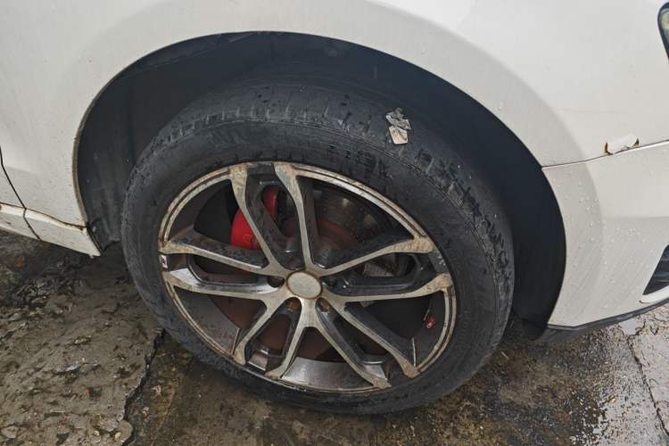 Used Audi Q5 2011 2.0TFSI Ambition Edition Right Front Wheel Hub