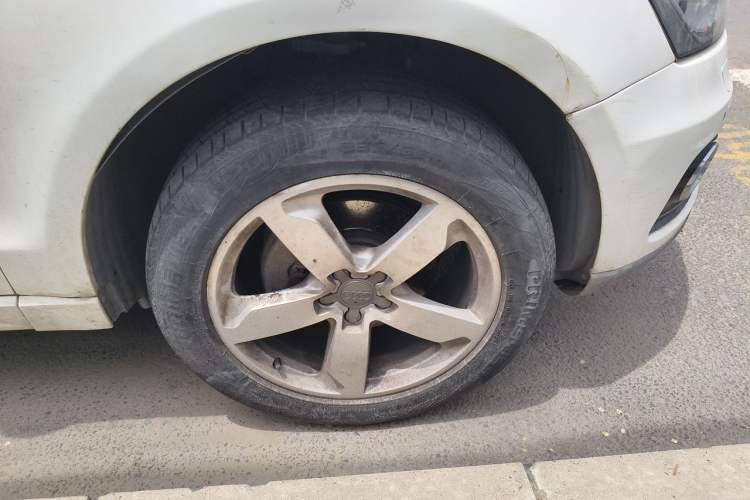 Used Audi Q5 2011 2.0TFSI Dynamic Edition Right Front Wheel Hub