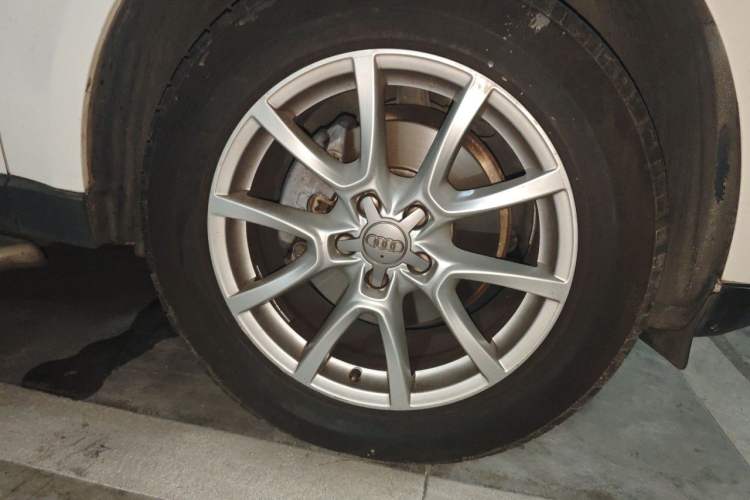 Used Audi Q5 2011 2.0TFSI Comfort Version Right Front Wheel Hub