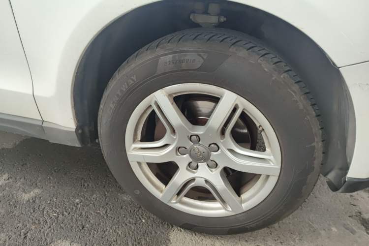 Used Audi Q5 2011 2.0TFSI Technology Model Right Front Wheel Hub