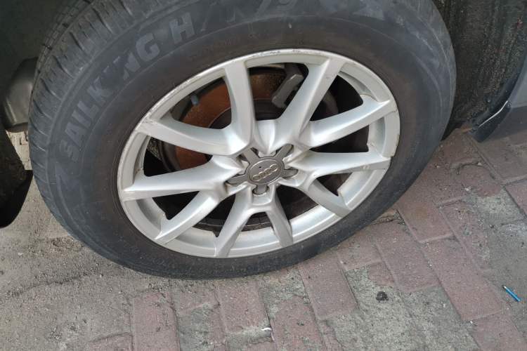 Used Audi Q5 2011 2.0TFSI Comfort Version Right Front Wheel Hub