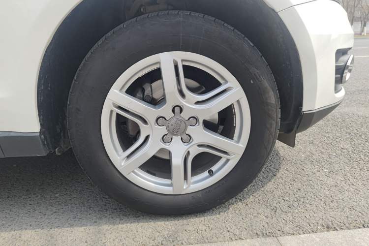 Used Audi Q5 2011 2.0TFSI Technology Model Right Front Wheel Hub