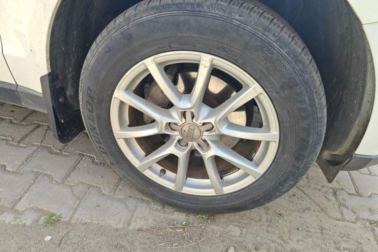 Used Audi Q5 2011 2.0TFSI Comfort Version Right Front Wheel Hub
