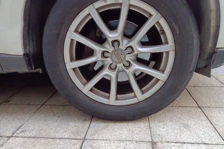 Used Audi Q5 2011 2.0TFSI Comfort Version Right Front Wheel Hub
