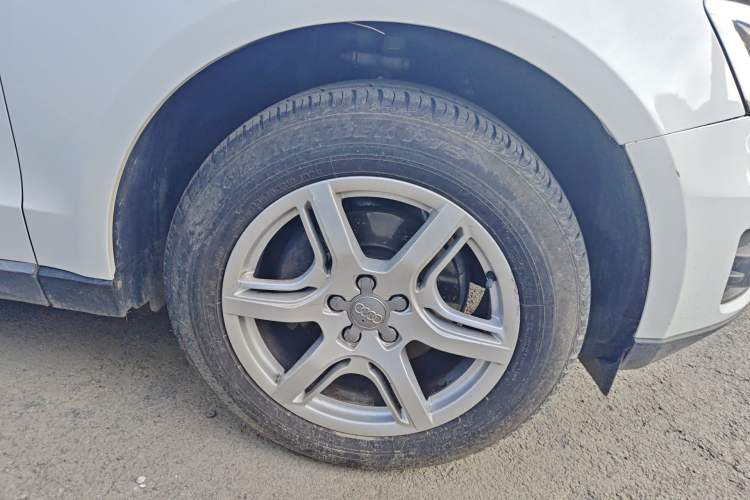 Used Audi Q5 2011 2.0TFSI Technology Model Right Front Wheel Hub