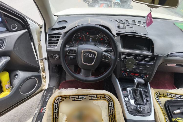 Used Audi Q5 2011 2.0TFSI Dynamic Edition Steering Wheel