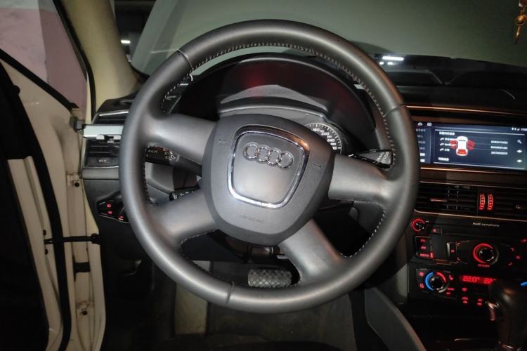 Used Audi Q5 2011 2.0TFSI Technology Model Steering Wheel