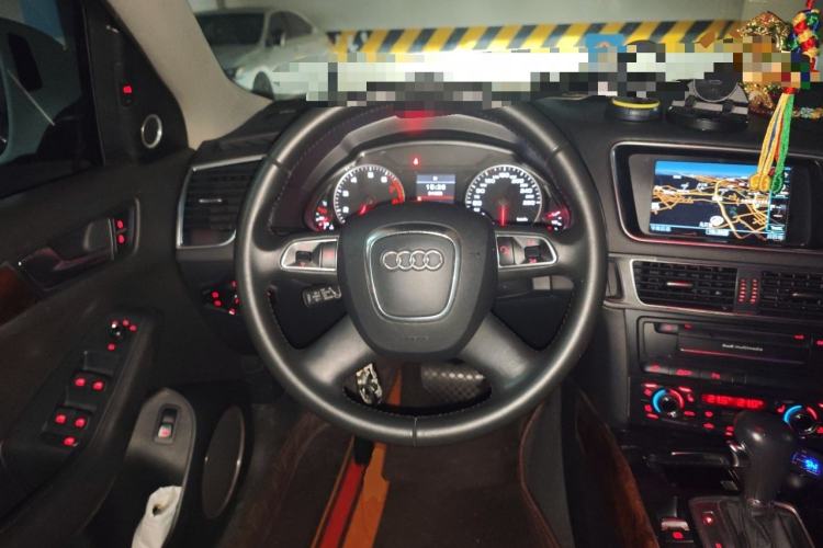 Used Audi Q5 2011 2.0TFSI Comfort Version Steering Wheel
