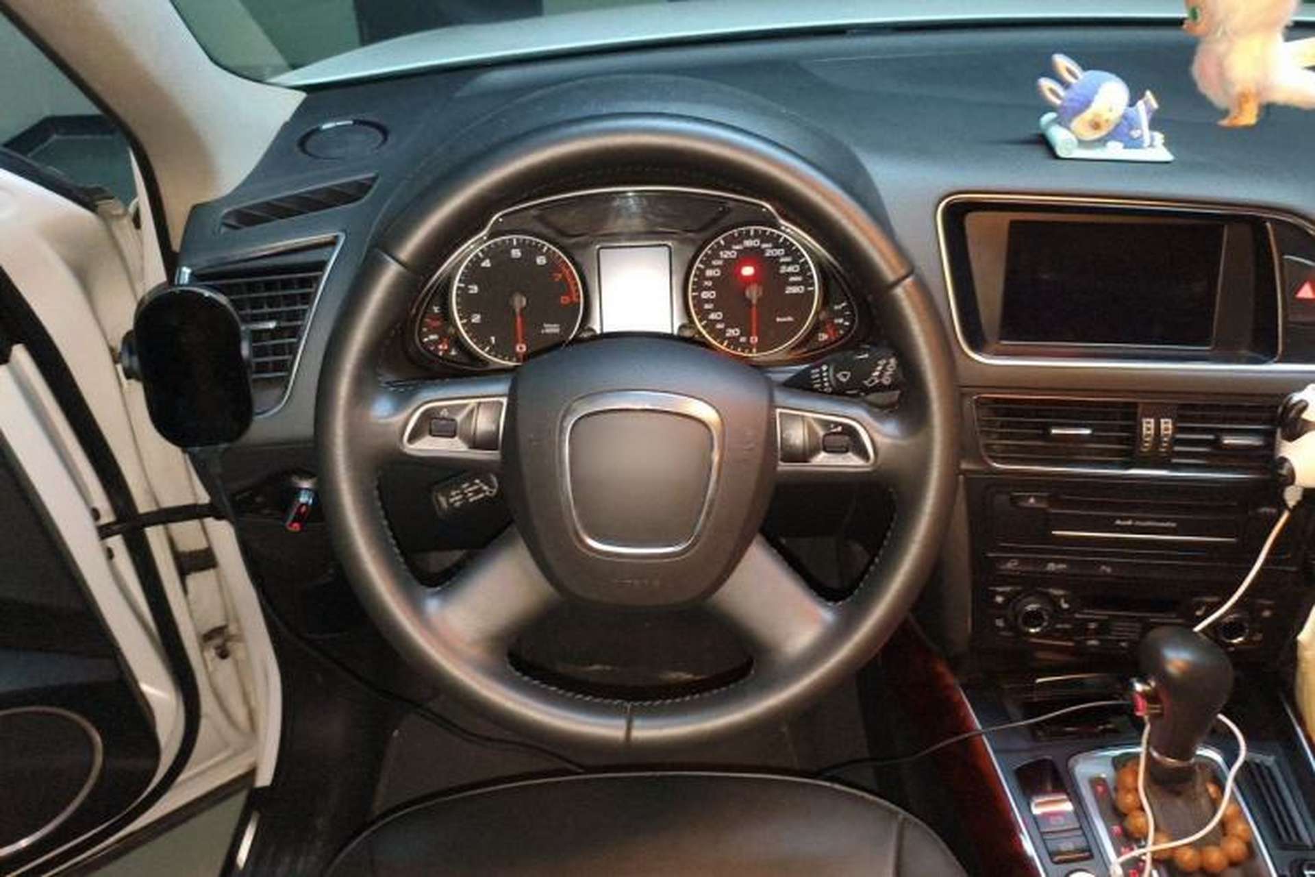 Used Audi Q5 2011 2.0TFSI Comfort Version Steering Wheel