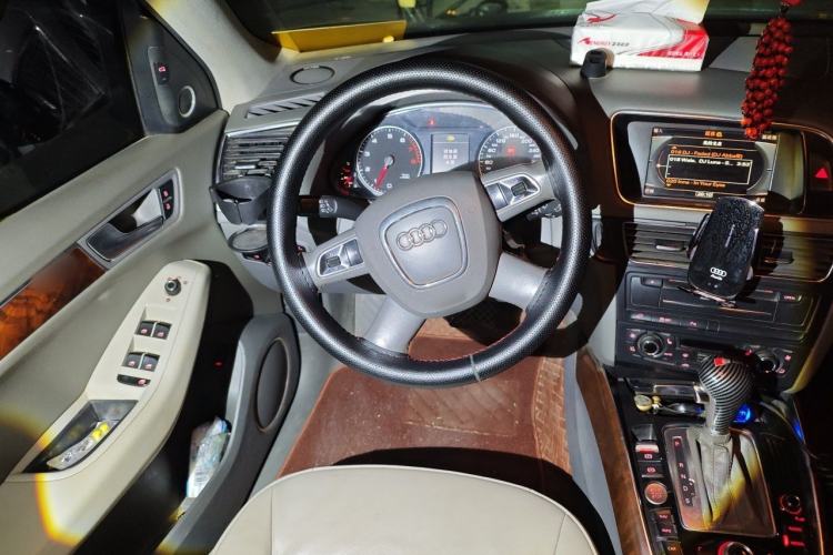 Used Audi Q5 2011 2.0TFSI Comfort Version Steering Wheel