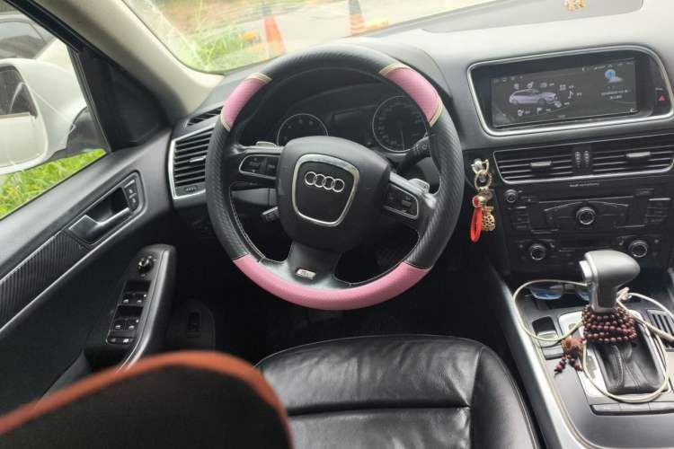 Used Audi Q5 2011 2.0TFSI Technology Model Steering Wheel