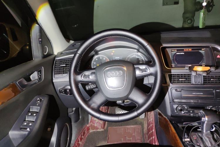 Used Audi Q5 2011 2.0TFSI Comfort Version Steering Wheel