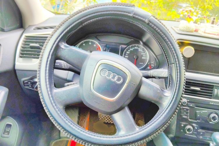 Used Audi Q5 2011 2.0TFSI Technology Model Steering Wheel