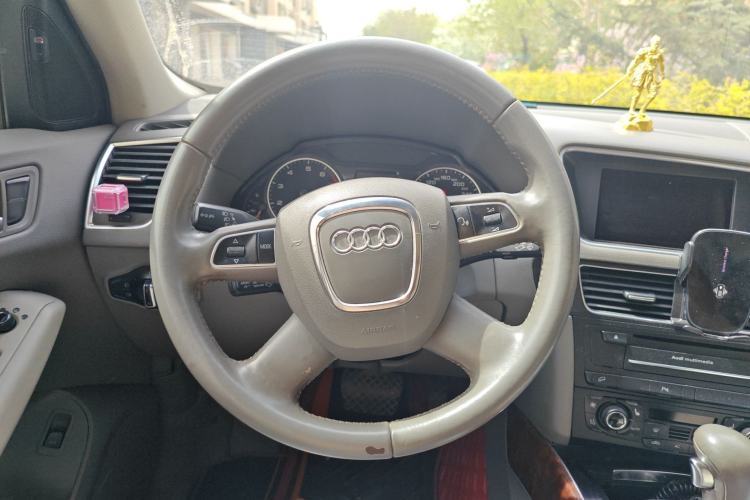Used Audi Q5 2011 2.0TFSI Comfort Version Steering Wheel
