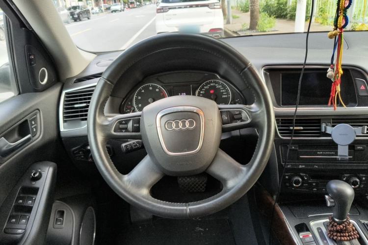 Used Audi Q5 2011 2.0TFSI Comfort Version Steering Wheel