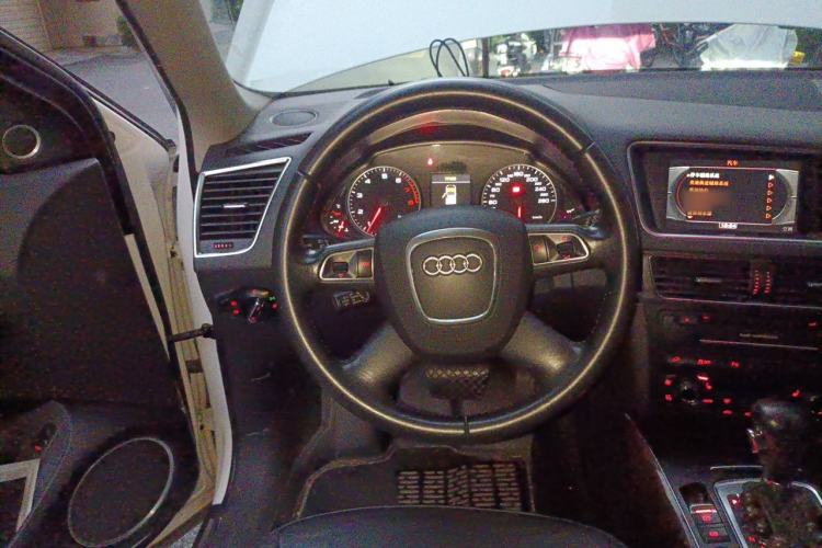 Used Audi Q5 2011 2.0TFSI Comfort Version Steering Wheel