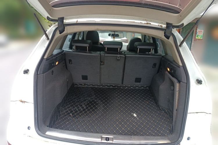 Used Audi Q5 2011 2.0TFSI Technology Model Trunk