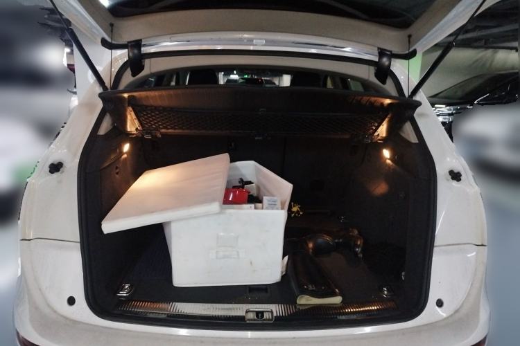 Used Audi Q5 2011 2.0TFSI Comfort Version Trunk